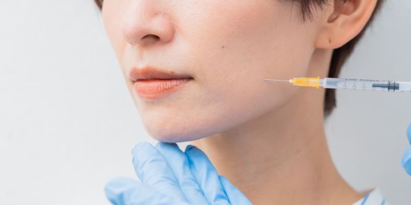 ヒアルロン酸・脂肪注入との併用で効果的なボリューム補填